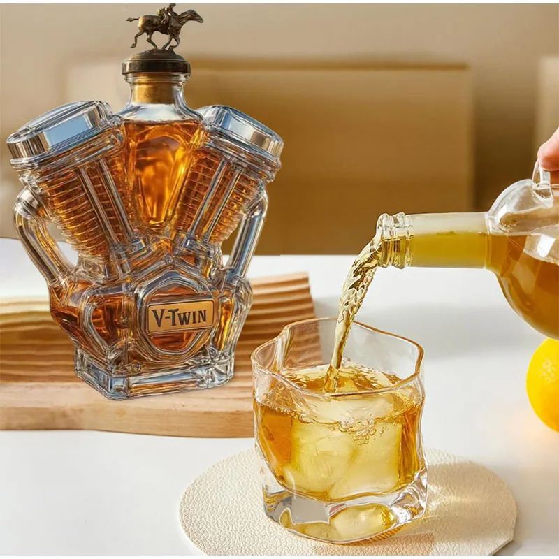 Car Engine Whiskey Liquor Glass Decanter Home Bar Transparent Wine Bottle Container Statue Table Decoration Gift Accessories 251106