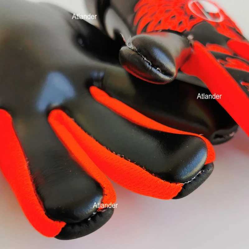New Predator Football Gloves Soccer Goalkeeper Thickened Latex Teenager Adults Non-Slip Soccer Goalie Goalkeeper Football GlovesW251112