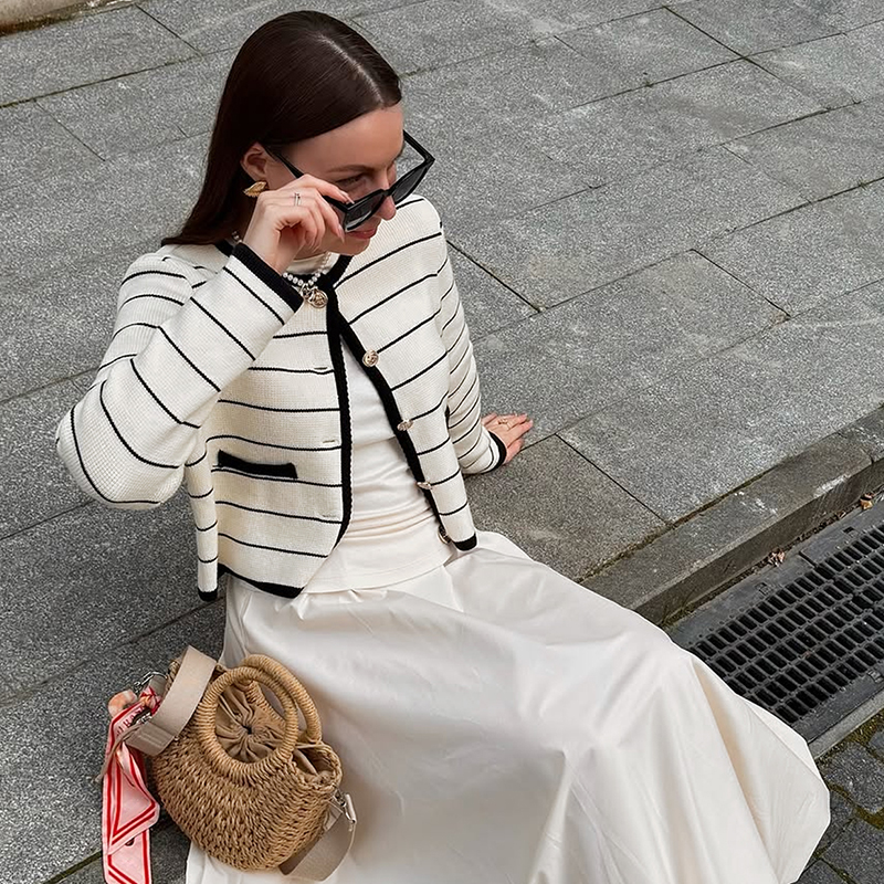 Women's Clashing Stripe Fitted Sweater Casual Street Hundred Top Exquisite Round Neck Wide Clashing Color Side Design Sense Fashion Spring---NBL1