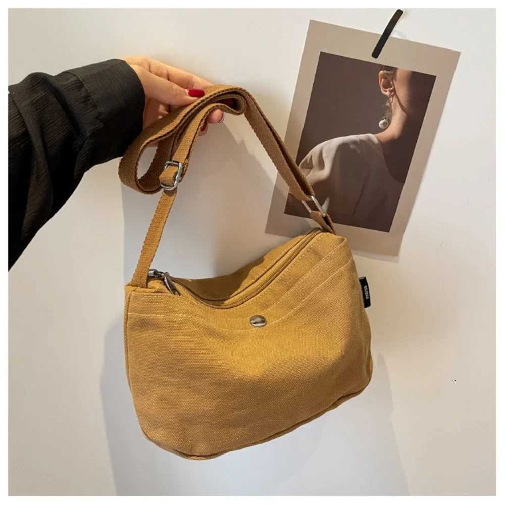 European American Simple and Fashionable Single Shoulder Small Cloth Bag for Womens Travel Leisure Canvas Crossbody BagT2511112