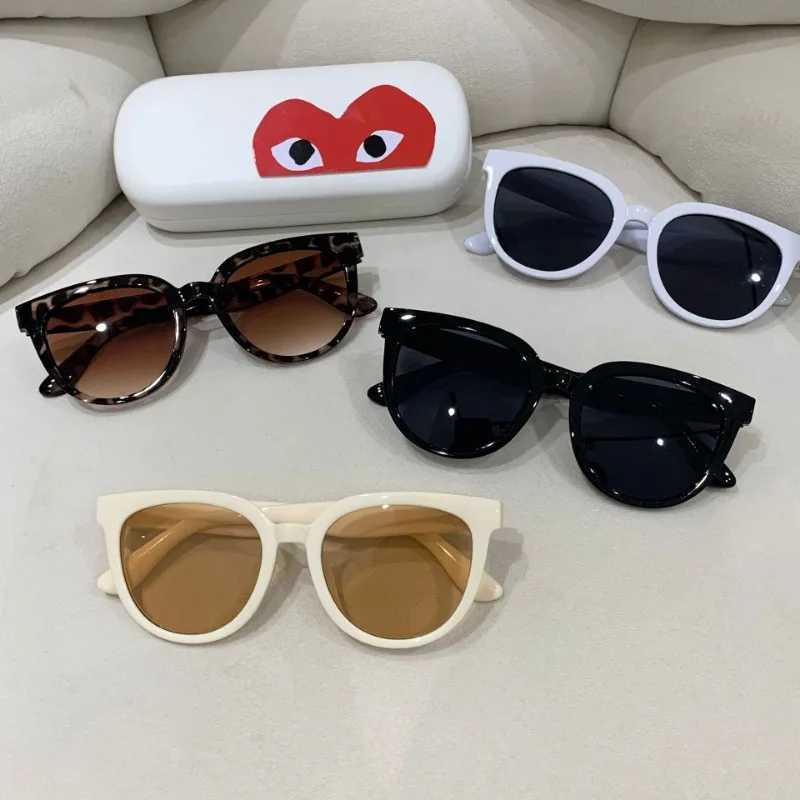 New Fashion Sunglasses Elegant Large Frame Sunglasses Retro Style Glasses Men and Women Alike Sun Glasses UV400 Shades Z250411