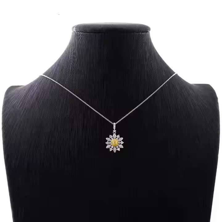 18k with Moissanite Colorful Pendant Necklaces for Women Moissanite Diamond Flower Real Diamond Necklace Gift For Loved