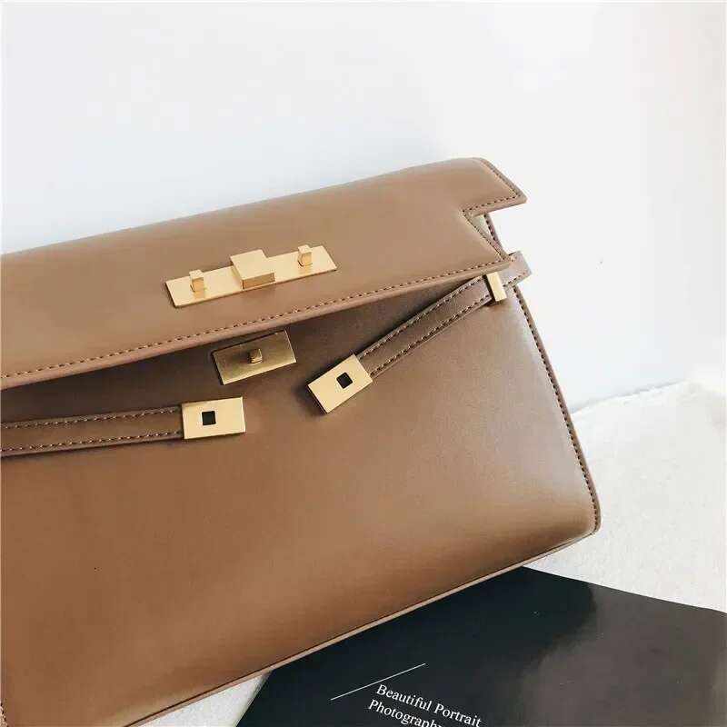 Autumn New Genuine Leather Women Shoulder Bags 2024 High Quality Retro Handbags Ladies Messenger Bag Day Clutches Black Brown