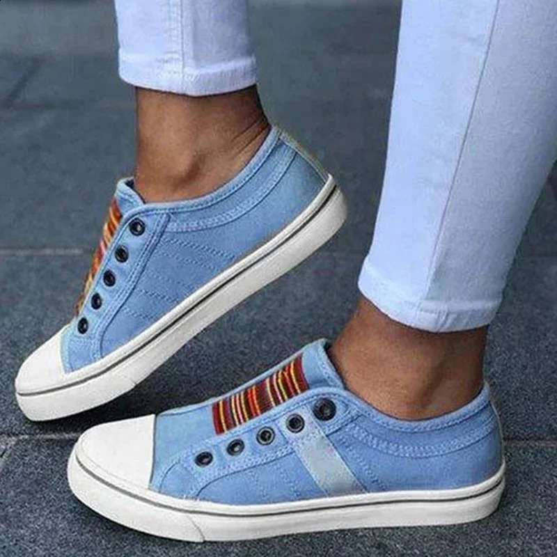 Low-cut Trainers Canvas Flat Shoes Women Casual Vulcanize Shoes Women Summer Autumn Sneakers Ladies 250411