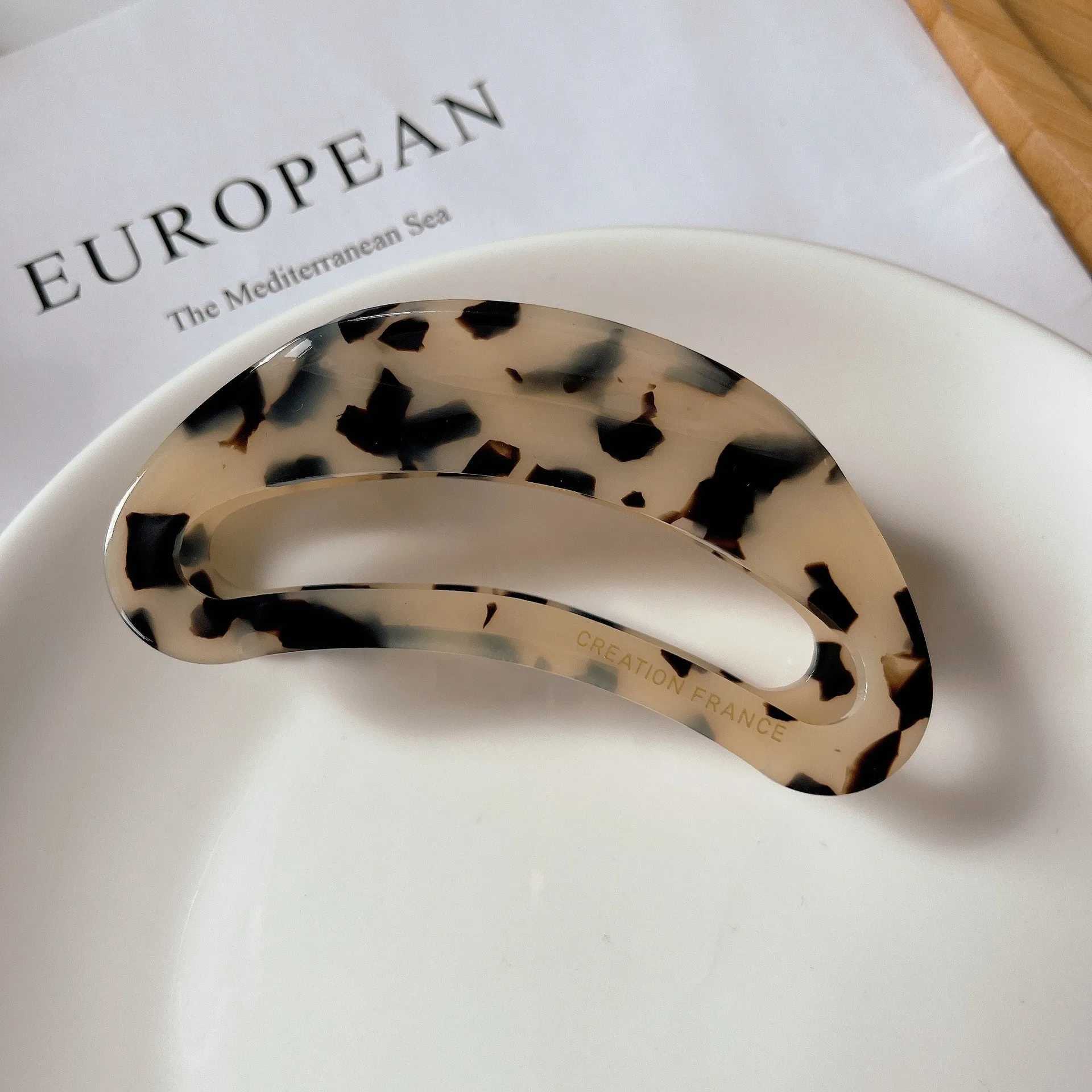 Womens Fashion Hairdressing Clip Korean Style Acetate Panther Printed Hairdressing Clip Womens Fashion Accessories Gift Big Claw Clip Y2504012