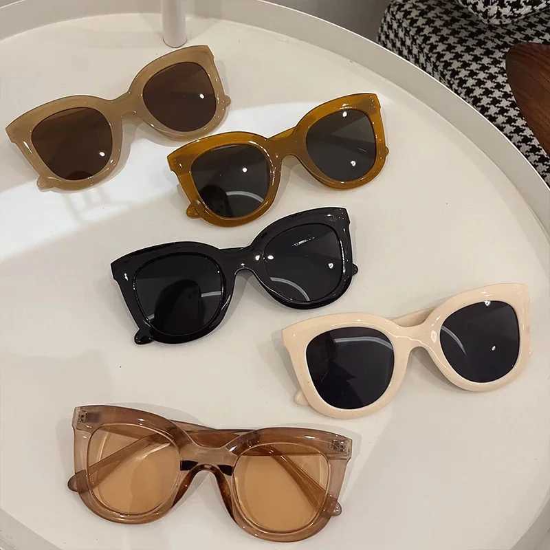 Oversized Butterfly Cat Eye Sunglasses New Trendy Fashion Female Lady Shades Colorful Popular Brand Designer Eyewear for Women Z250411