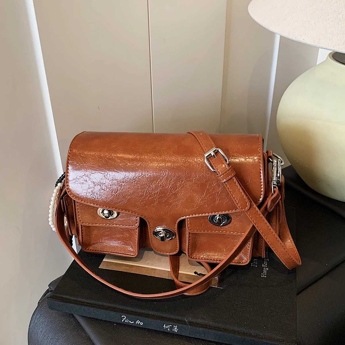 Womens Glossy Crossbody Bag Solid Color PU Metal Initial CharmCute Pendant Large Capacity Flap Snap Adjustable StrapW251111