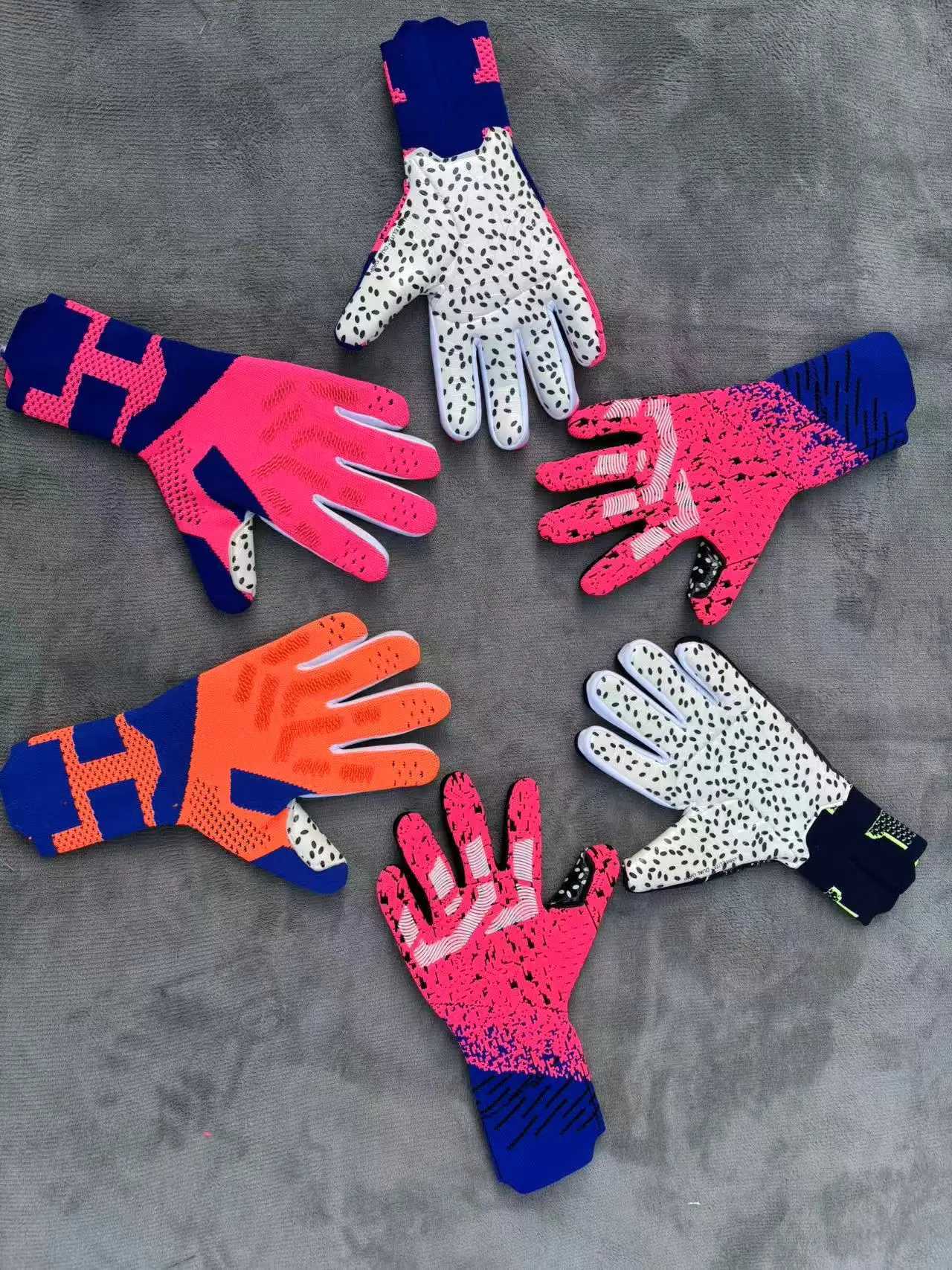 Summer Breathable Goalkeeper Gloves New Anti-Slip Latex Gloves For Teenagers And Adults Football Goalkeeper GlovesW251112