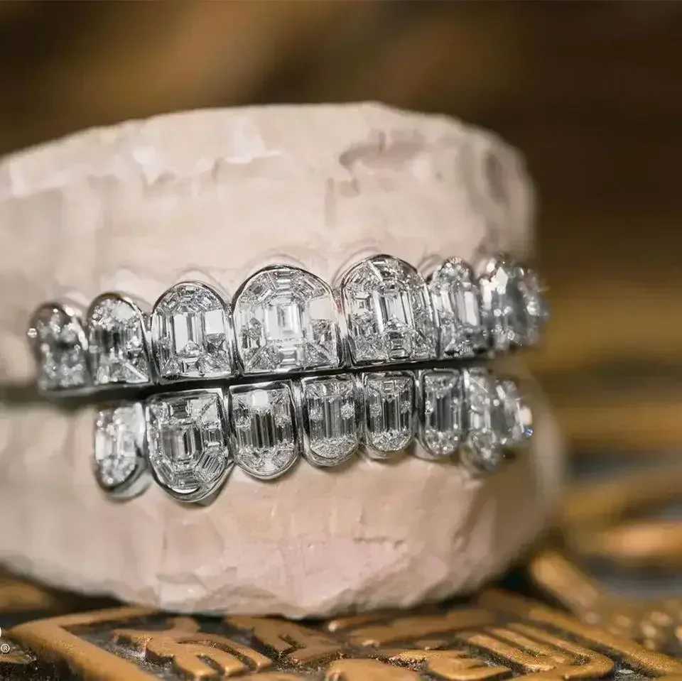 Customized VVS Invisible Setting Diamond Teeth Top and Bottom Princess Cutting 10k Gold and Silver Ice for Moissanite Grilz Fine Jewelry Men W250412