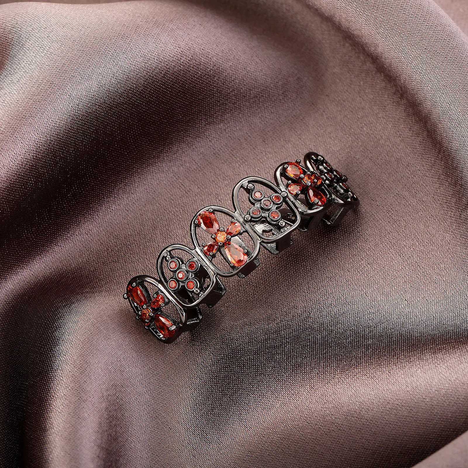 TOPGRILLZ Gothic Cross Flower Red Zirconia Grillz Black CZ Stone Tooth Hat Mens Christmas Jewelry Gift W250412