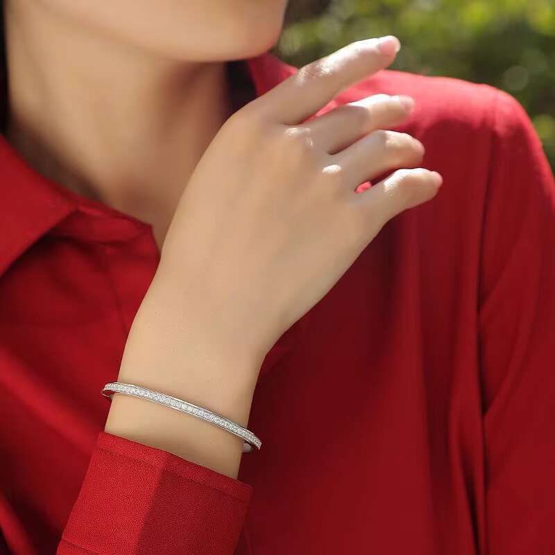 Wholesale Custom Women Fine Fashion Jewelry 925 Sterling Silver Moissanite Bangle Bracelet for Girl Valentines Day Jewelry Gift