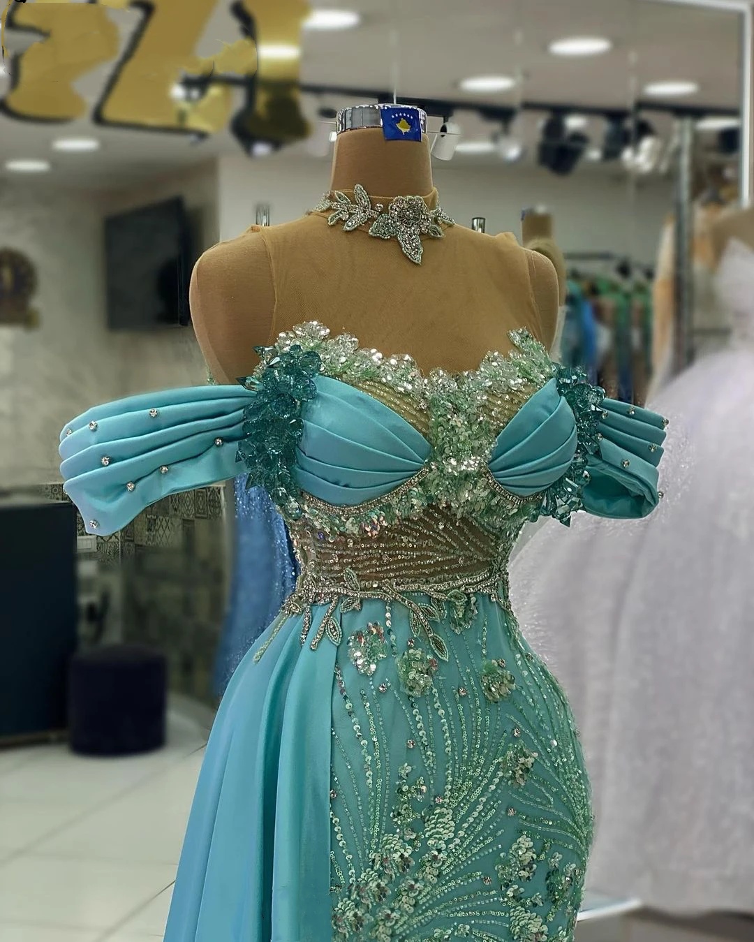 Graceful Evening Dresses High Neck Prom Gowns Sequins Beading Detachable Train Crystal Customized Formal Occasion Party Dress Vestidos de noche