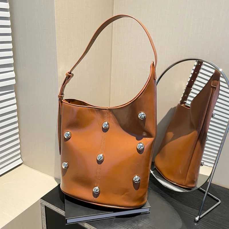 Solid Color PU 2025 High Quality Shoulder Bag Bucket Pop Fi Horizontal Bag Soft Versatile Simple HandbagXJ250412