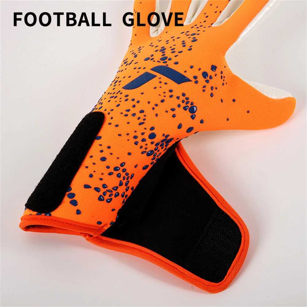 Goalkeeper gloves provide excellent protection for fingers preventing injuries. Football gloves and finger protection gloves for teenagersXJ250412