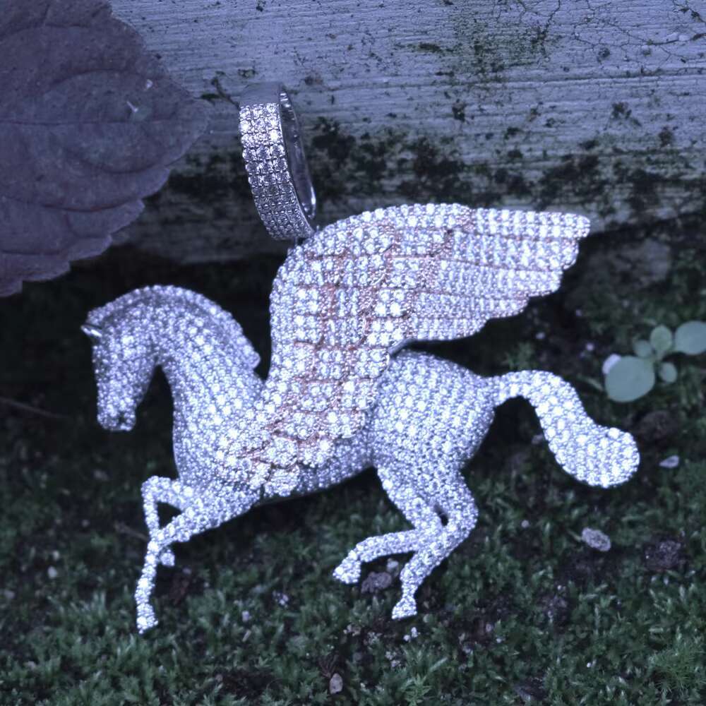 Custom Cartoon Diamond Pendant Fine Jewelry Custom High Quality Flying Sweat Blood Horse Charms