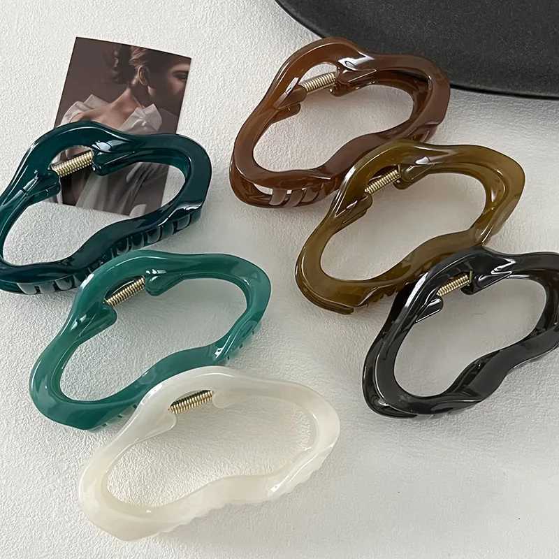 Clouds Hollow Out Hair Claws Clips Womens Jelly Acrylic Hairclip Plastic Irregular Hairclip Y2504012