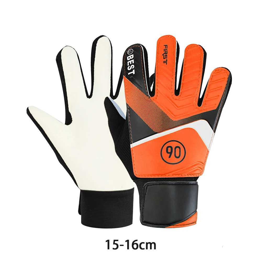1Pair Football Goalie Gloves Hand Guard for Kids Latex Football Goal Keeper Mitts Anti-collision Non-slip Lightweight SportingW251112
