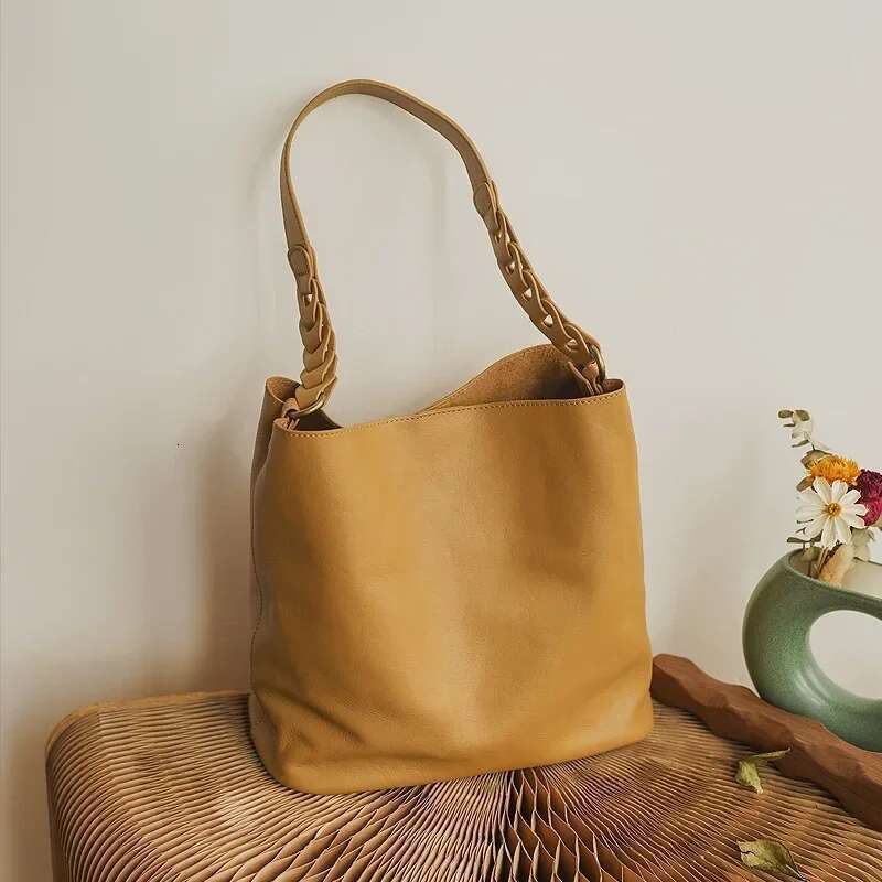 Women's Handbag Niche Design Tote Leather Large-Capacity Fashionable Simple Bag
