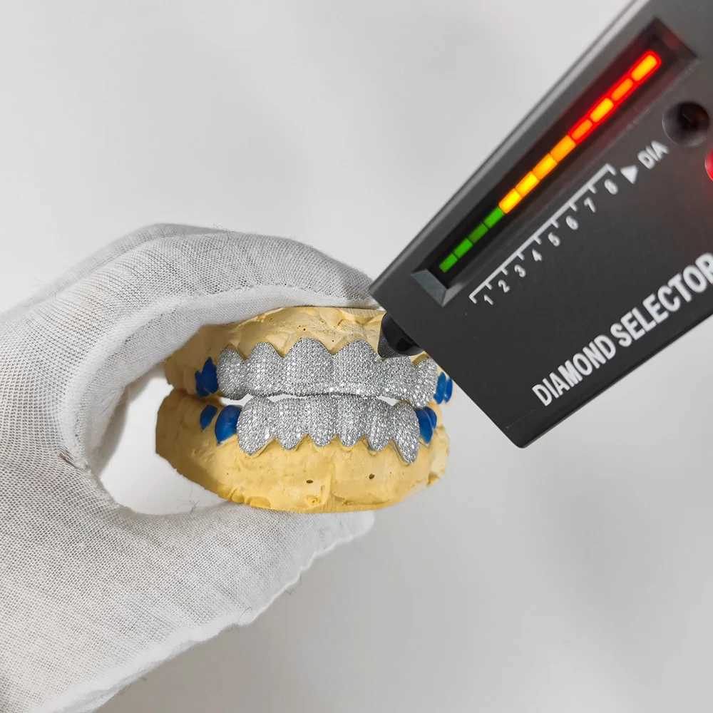 Hot selling custom personalized teeth purity VVS Mo silica diamond mens ice out grille teeth decoration W250412