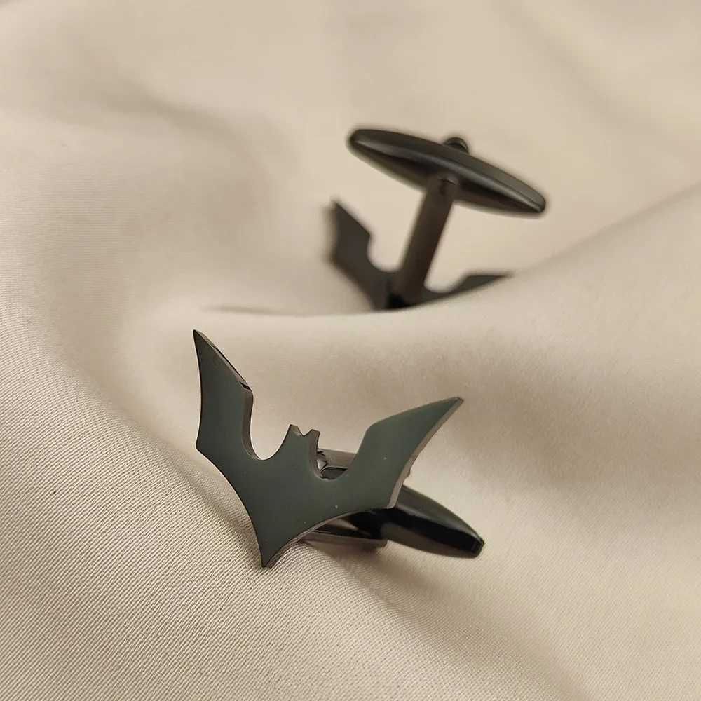 Bat cufflinks mens sleeves wrist buttons shirt buttons stainless steel cufflinks wedding beauty mens accessoriesT250412