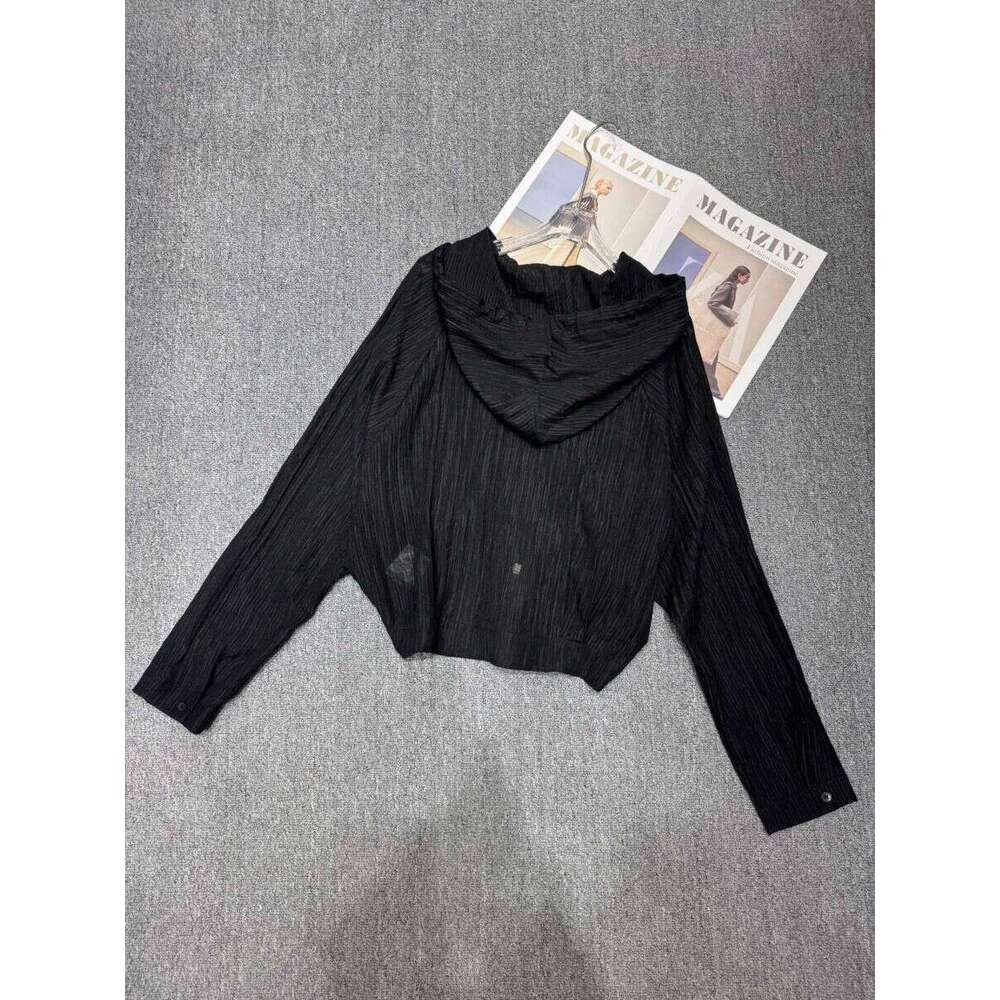 New Summer Light and Thin Ice Silk Sunscreen Clothes for Women, Loose and Slim Sunscreen Clothes, Thin Coat, Hooded Top, Trendy