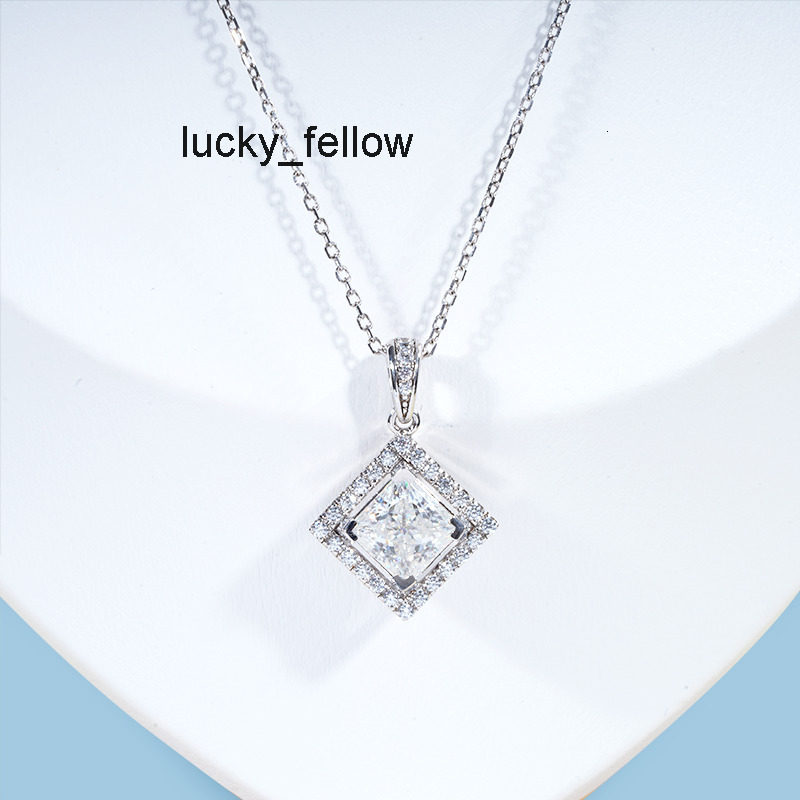 2CT 7*7mm DEF VVS Princess Moissanite Gemstone Starsgem S925 Plated White Gold Women Necklace Moissanite Jewelry Wholesale Price