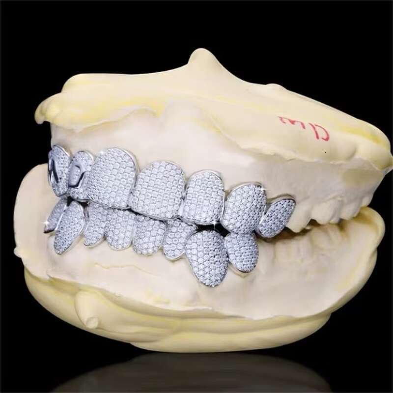 Hip Hop Custom Made Iced Out 925 Sterling Silver Grills VVS Moissanite Top 8 Bottom 8 Gold Moissanite Diamond Grillz