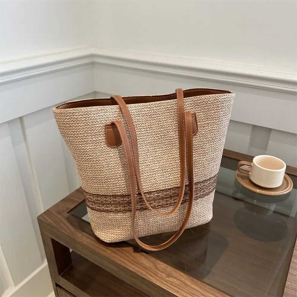 Large capacity womens Str handbag casual shoulder bag beach handbag Bohemian style retro handbag splicing bucket bagXJ250412