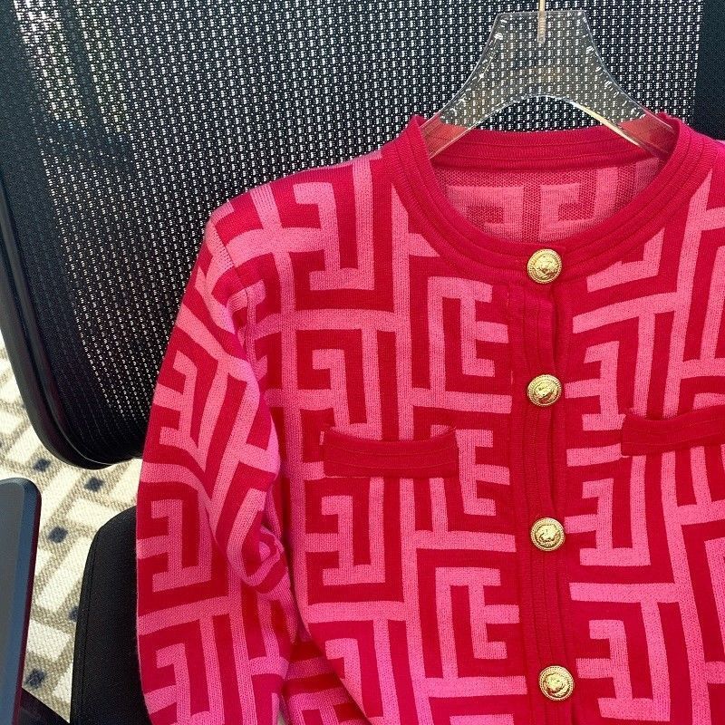 Women's Knits Spring And Autumn Knitted Cardigan Coat Women With Buttons French Chic Top Korean Style Alphabet O-neck Short Sweaters