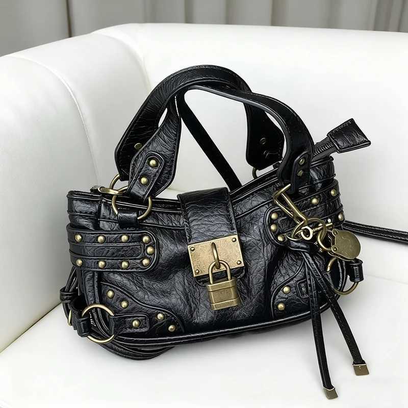 Retro Rivet Black Crossbody Bag Fashion Street Cool Motorcycle Bag Trend Lock Design Small Tote Handbag High Quality Womens BagW251111