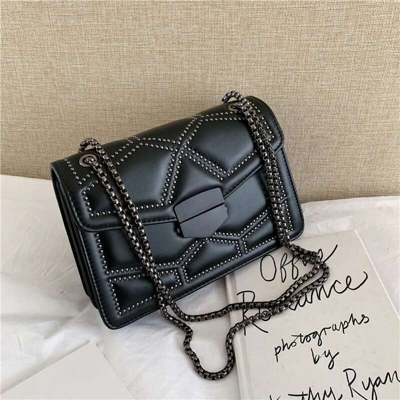 Ydlns Vintage Rivet Chain Shoulder Bags For Women Flap PU Leather Fashion Small Square Crossbody Bag Designer Handbag