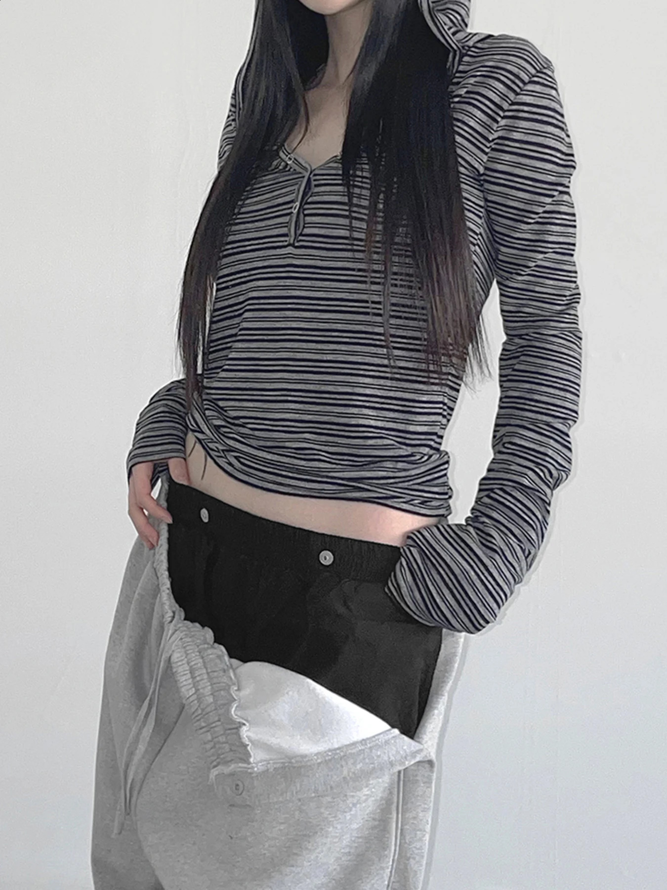 Casual striped corset long sleeved hooded Tshirt womens n slim fit simple and fashionable top 250411e