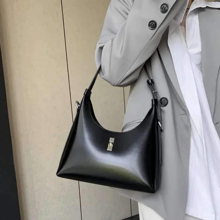 Designer Bag 2024 New Women Underarm Cow Leather Shoulder Crossbody Bags Ladies Retro Tote Bag High Quality Commute Handbags Coffee Black