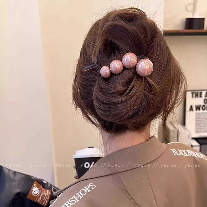 Elegant pearl twisted hair clip suitable for womens long hair racks hair clips barrel shaped sweet hair headbands fashionable hair accessories Y250401