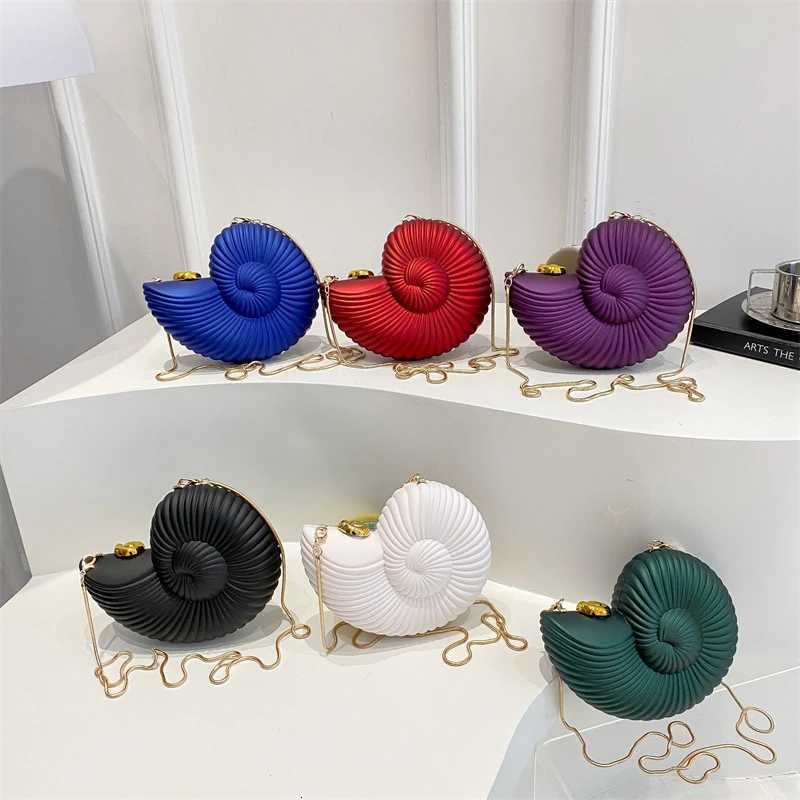 Fashion Lipstick Bag Ladies Gold Conch Dinner Bag High Quality Acrylic Super Mini Crossbody Bag Women Cute Fun Creative HandbagW251112