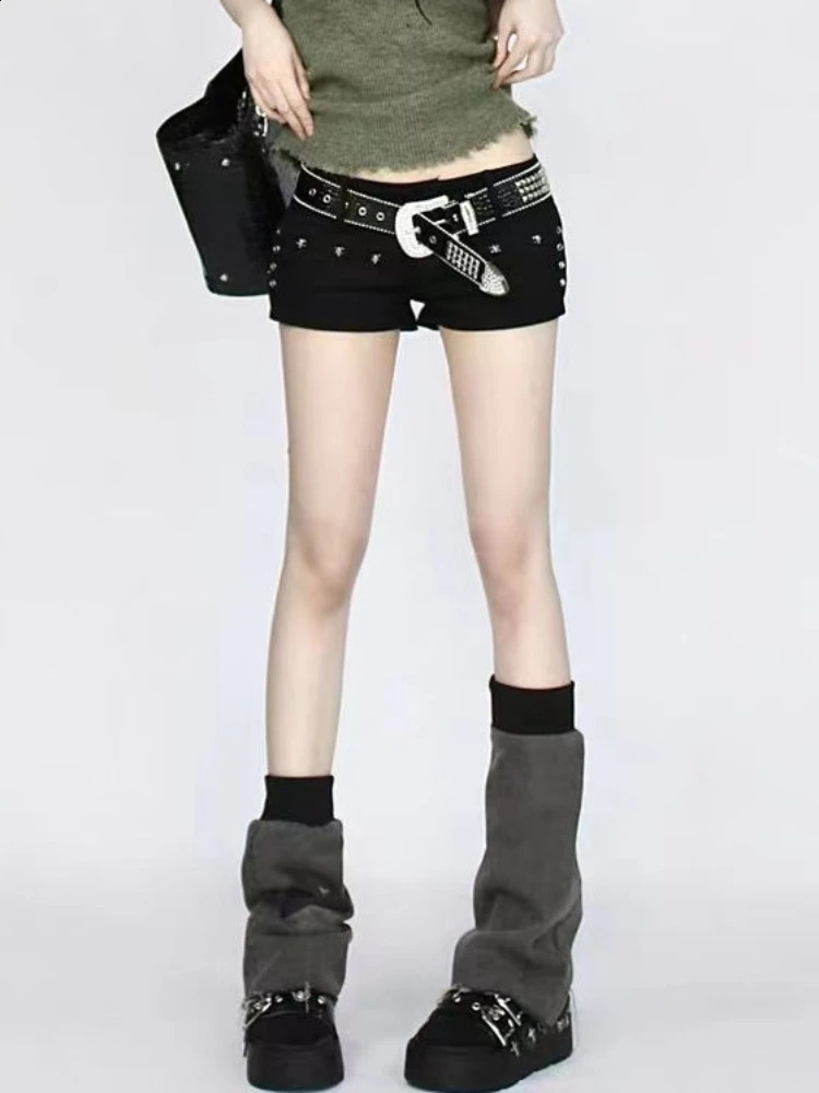 American Retro Sexy Girls Y2k Denim Shorts for Women Low Waist Rivets Solid Streetwear Summer All-match Trendy Tight Fit Ins 250409