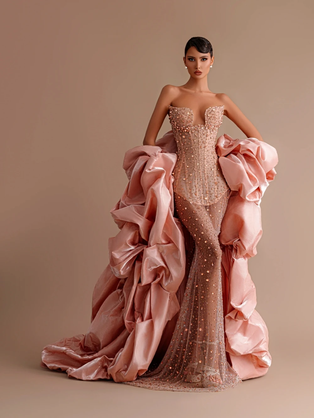 Luxury Crystal Evening Dresses Strapless Prom Gowns with Train Rhinestone Beading See Through Customized Formal Occasion Party Dress Vestidos de noche