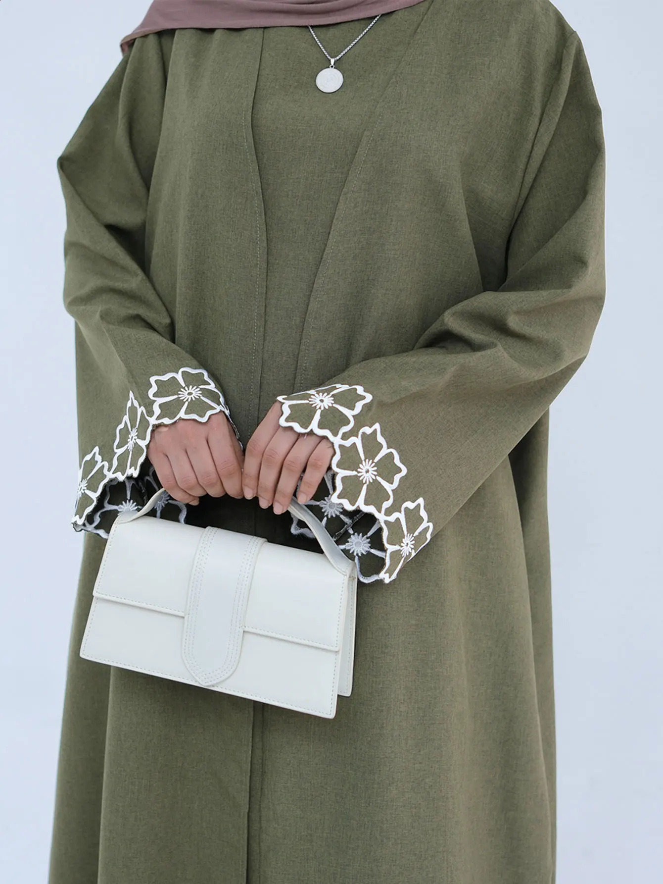 Saudi Arabias Army Green Abaya Robe ed Flower Cuffs Fashionable Muslim Womens Attic Suitable for Middle Eastern Fashion Enthusiasts 250411