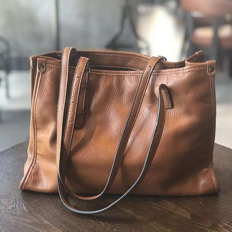 Genuine Leather Tote Bag Women Autumn Winter 2025 New Fashion Large Capacity Commuter Real Cowhide Shoulder Bags