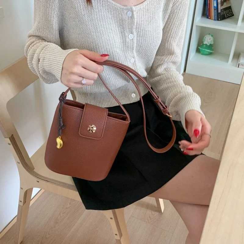Chic Womens Leather Handbag Luxury Designer Shoulder Bag Crossbody Purse Ladies Elegant Top Handle Tote MessengerW251111