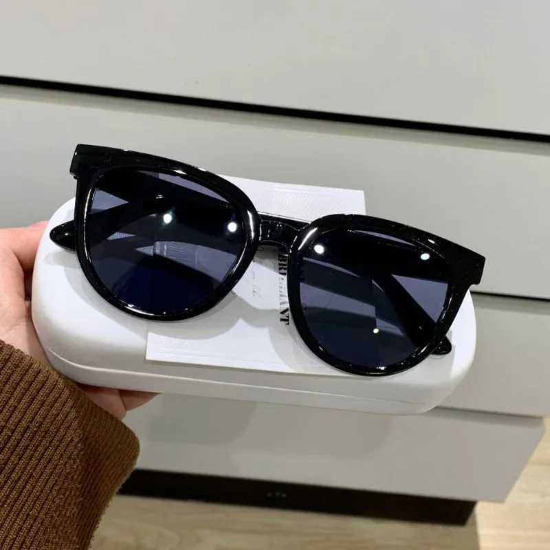 New Fashion Sunglasses Elegant Large Frame Sunglasses Retro Style Glasses Men and Women Alike Sun Glasses UV400 Shades Z250411