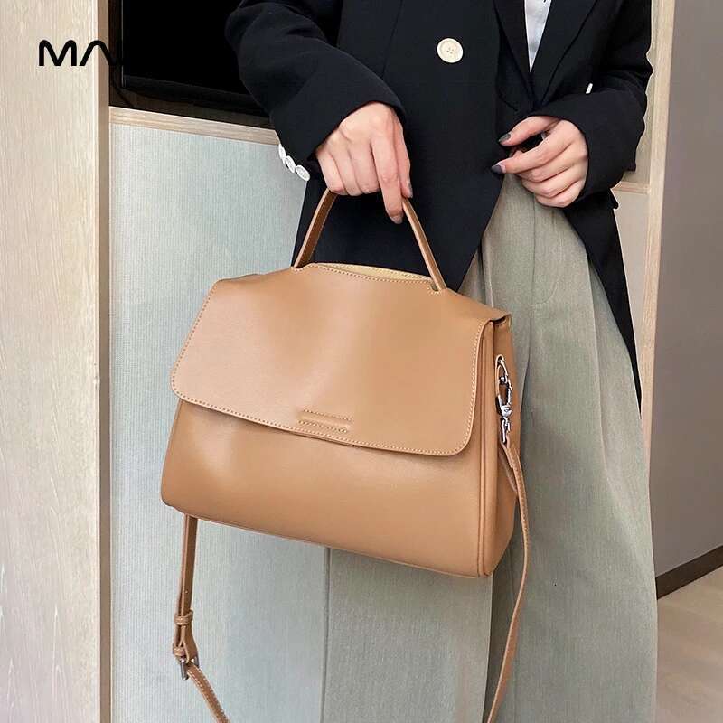 Designer Bag Women's Cowhide Genuine Leather Shoulder Bag Female Fashion Designer Handbags Ladies Commuting Large Capacity Bucket Bags