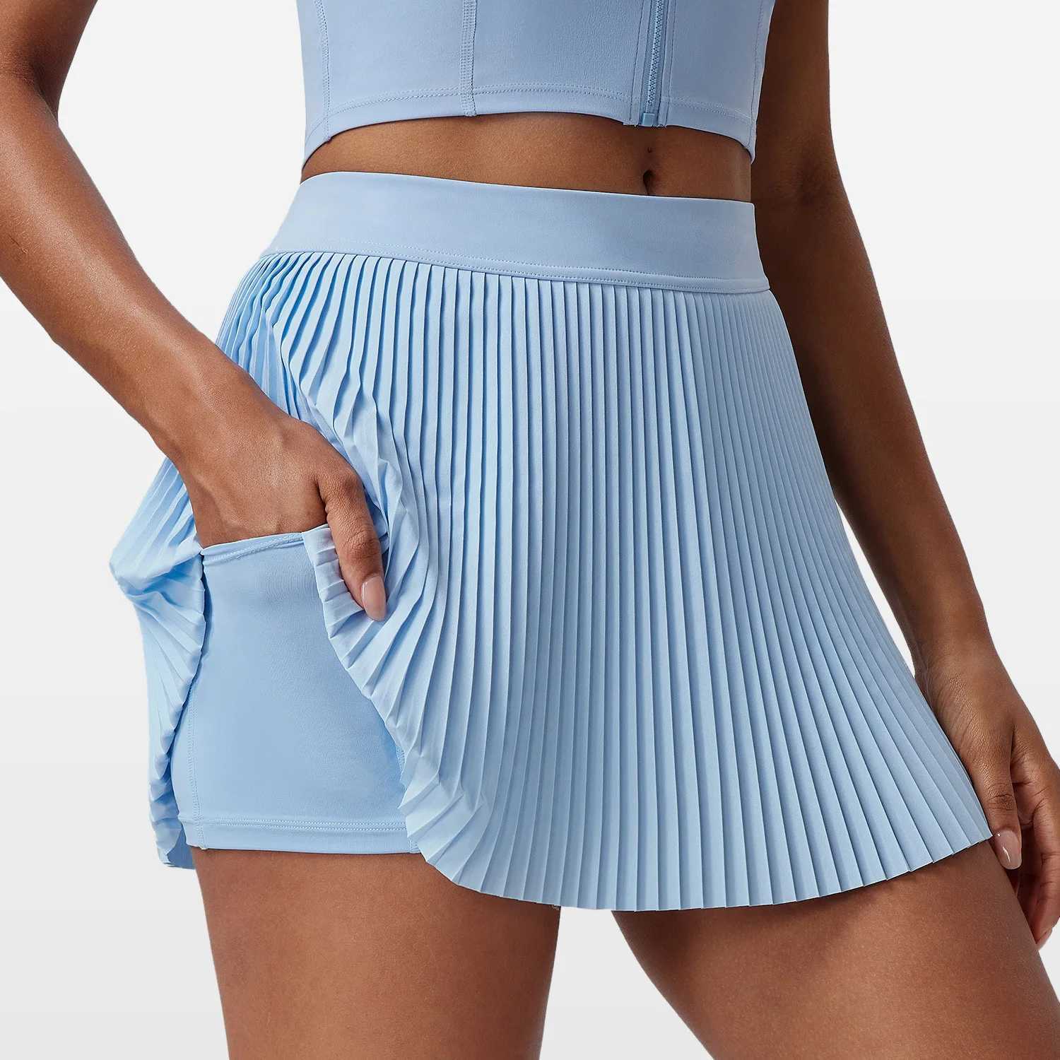 2025 Organ Fold Womens Tennis Skiing Vacation Two piece Explosion proof Sports Fitness Badminton Skiing Golf Summer Set Y250412