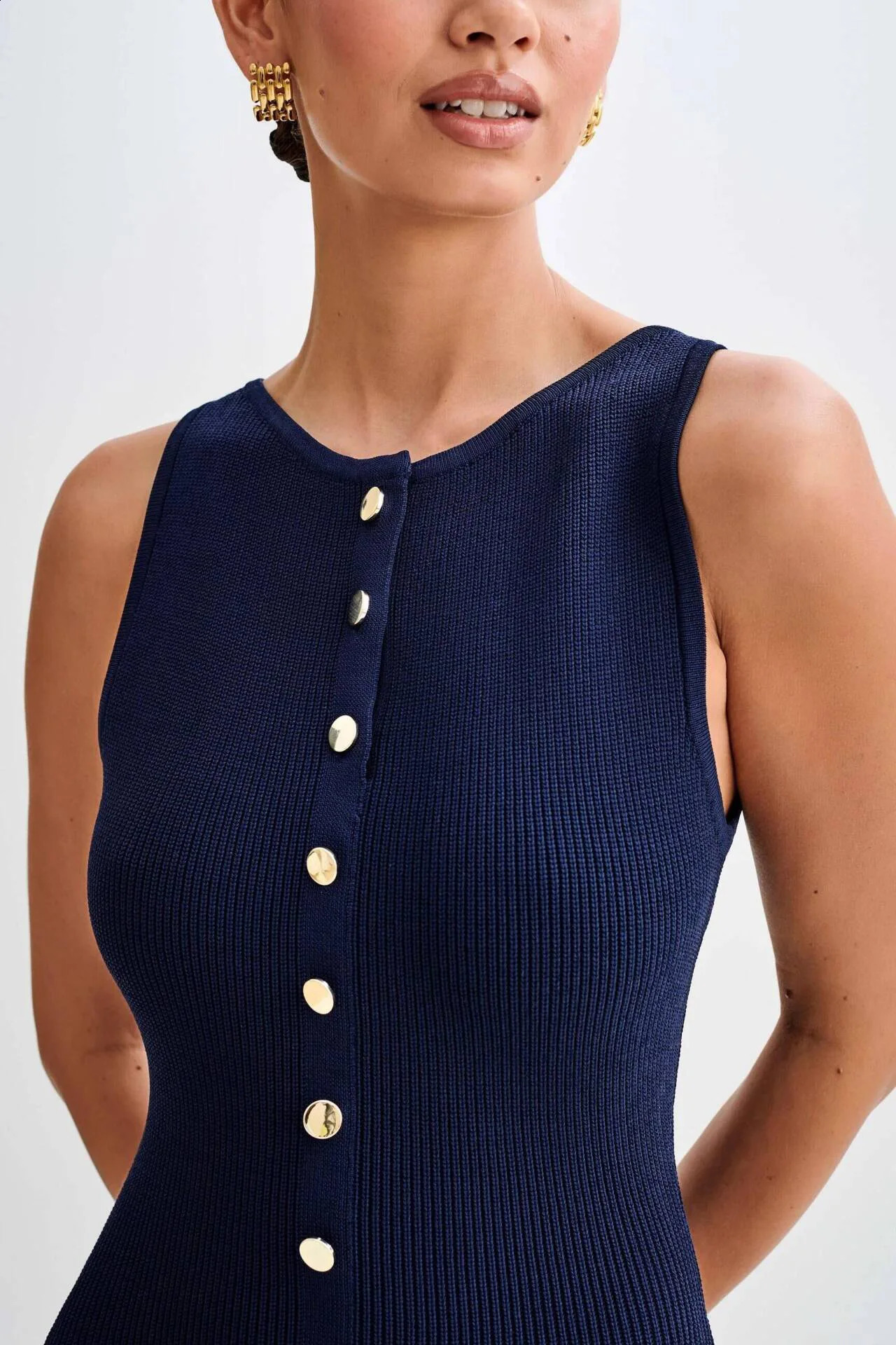 2024 Summer Elegant Womens Knitted Single Chest Long Dress Solid Sleeveless ONeck Button Body Party Vestdos 250411