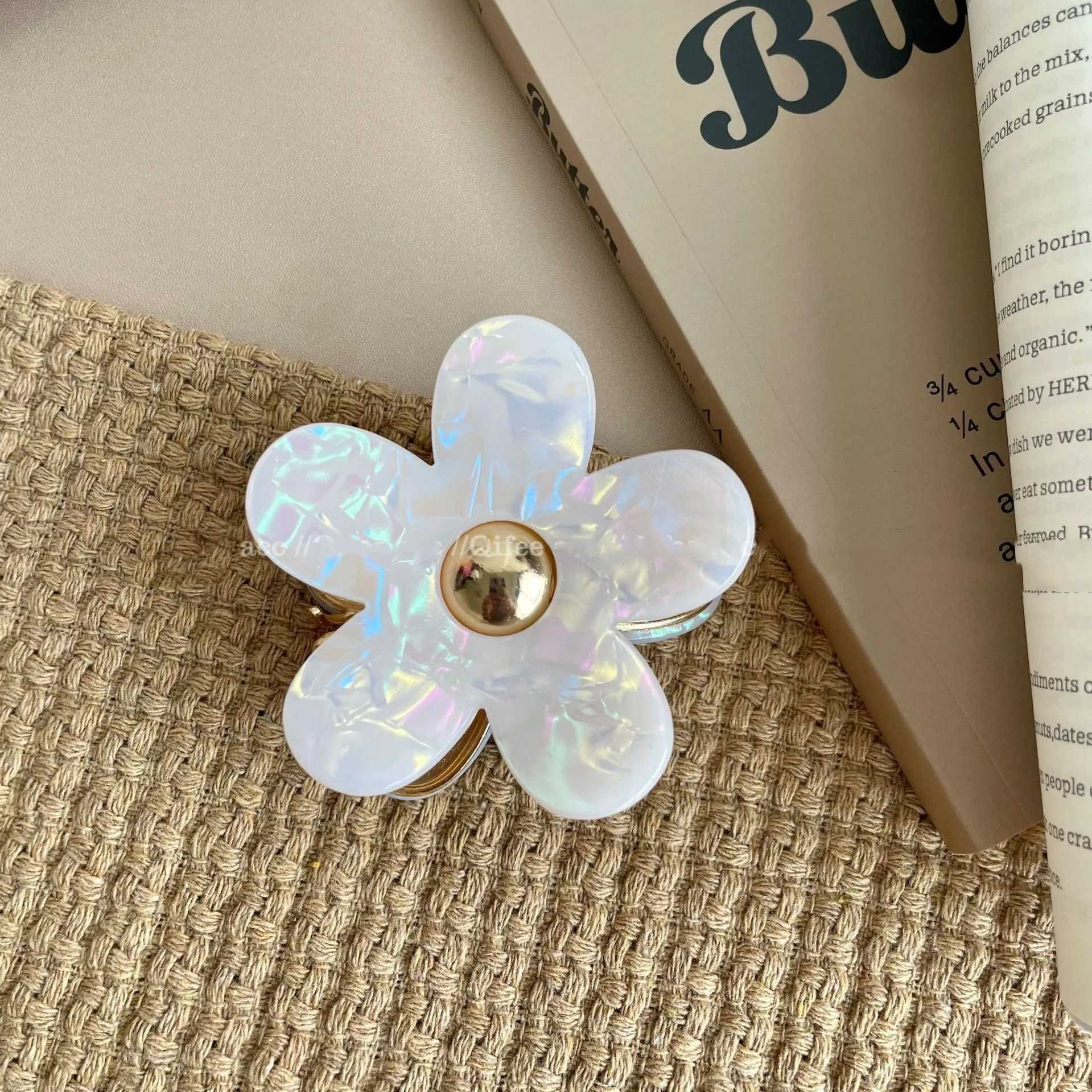 New fancy hair clip acetate claw clip retro hair clip fashionable claw clip girls hair clip Y2504012
