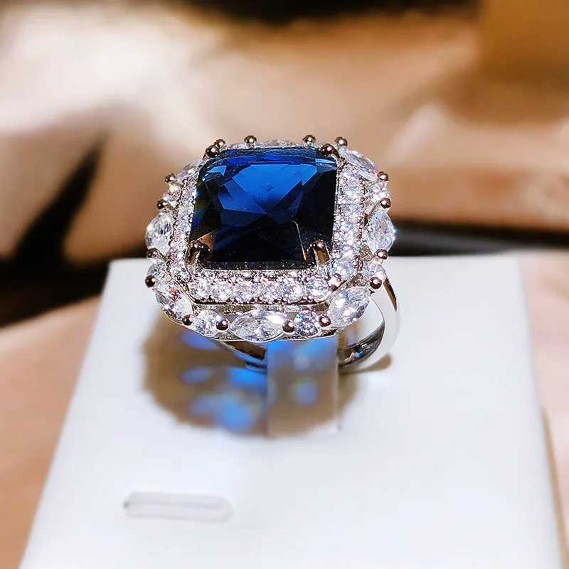 925 Silver New Luxury Set Princ Square Diamond Open Ring Womens Fashion Tanzania Spherical Engagement RingXJ250412