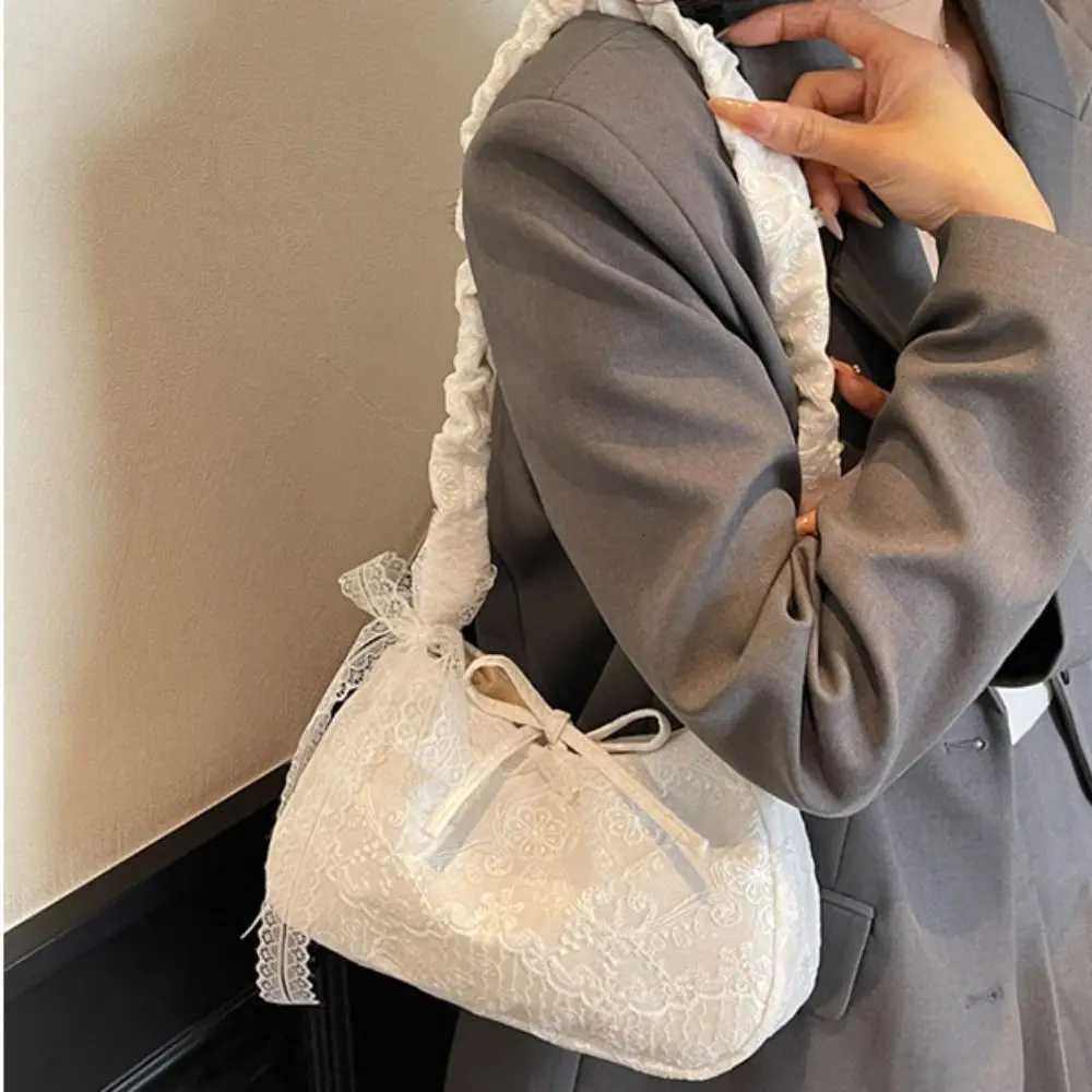 Big Pouch Tote Bag Lace Shoulder Bag With Ribbon Pleated Strap Simple Canvas Handbag Kawaii Cloth Large Capacity Bag TravelT2511112