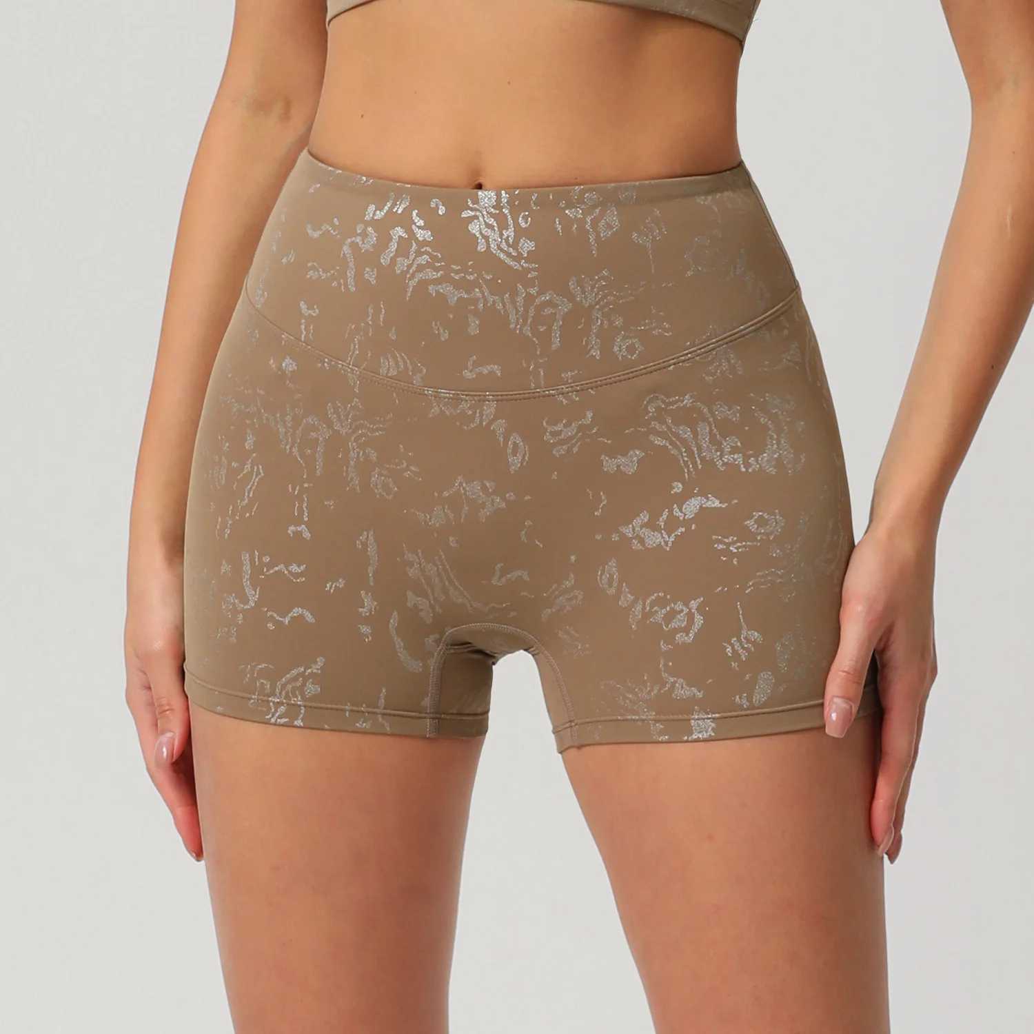 Silver foil hip lifting yoga shorts seamless high elasticity gym legs womens running exercise quick drying sportswear yoga shorts Y250412