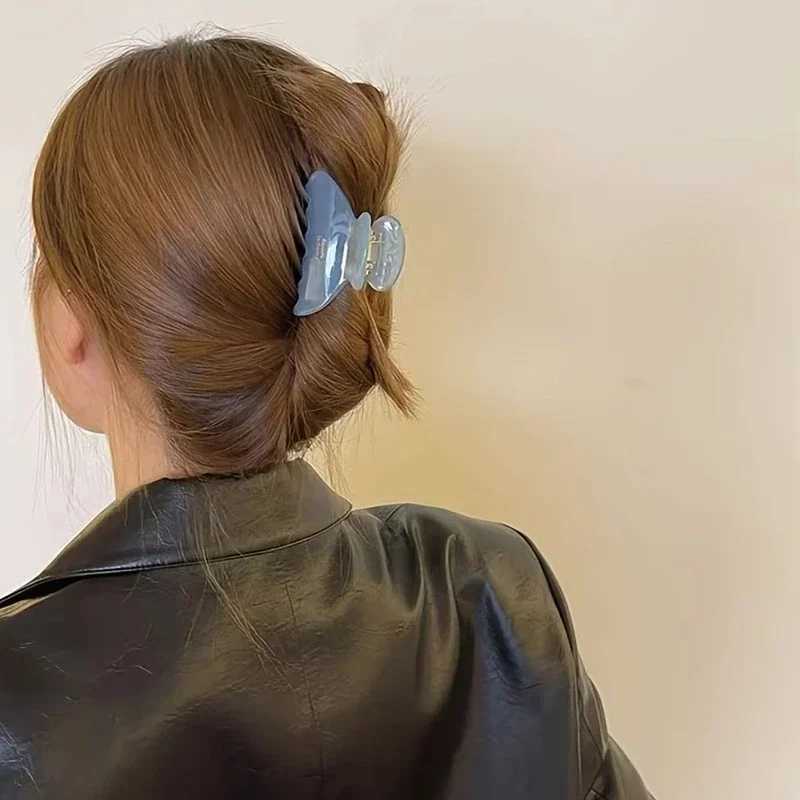 French womens elegant vinegar hair clip medium-sized sweet shark clip exquisite girl hair clip headband 2024 Y2504012