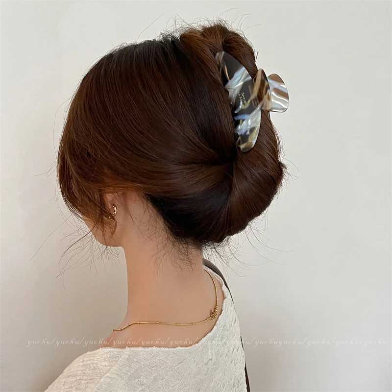 Exquisite and elegant hair claws for women shark hair clip with large acetic acid fashionable girl hair accessories temperature hair claws Y2504012